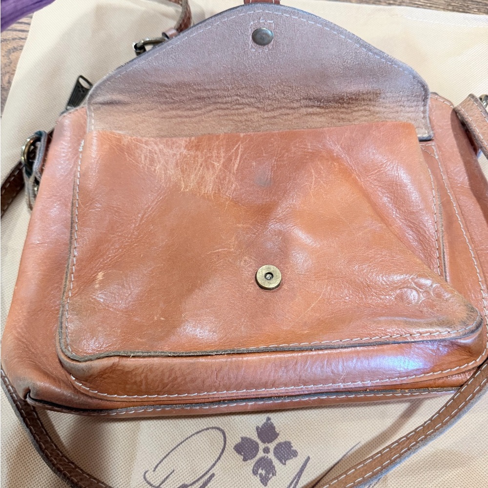 Patricia Nash Tan Leather Envelope Flap Crossbody - Picture 15 of 15